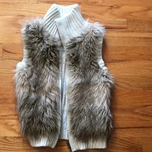Kids Cream colored vest with brown/cream fur